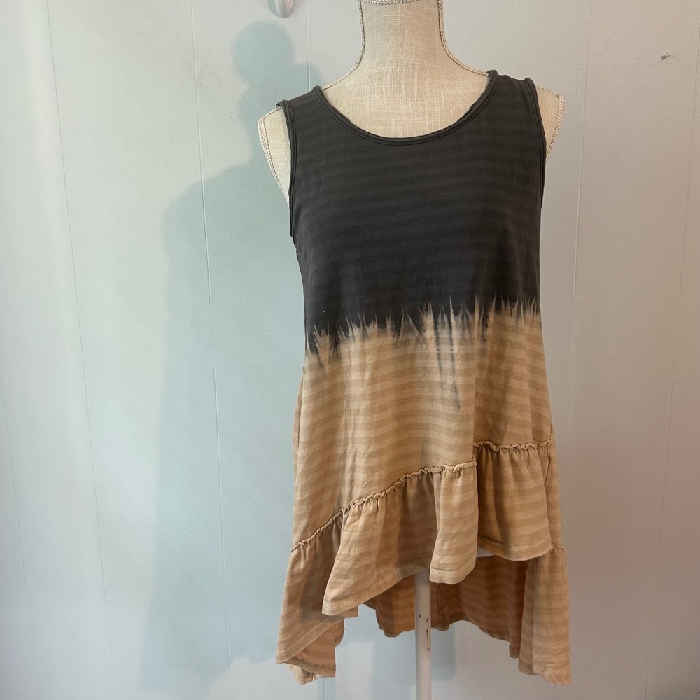 Gimmicks by BKE Womens Striped Ombre Ruffle High Low Tunic Tank Top Grey Tan M